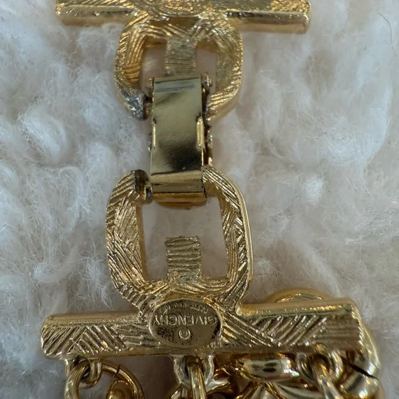 GIVENCHY - Picture 8 of 13